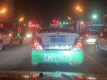一個不留神 汽車“張嘴”跑