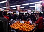 超市店慶促銷(xiāo) 市民搶購(gòu)火爆