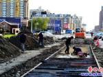 營口建豐醫院前修路進行中