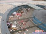 三星電器數(shù)碼攝影器材門前有個(gè)衛(wèi)生死角