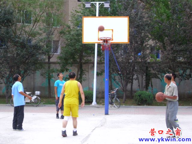 一個公園 四球飛舞