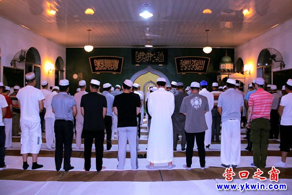 營口清真寺舉行“蓋德爾夜”活動
