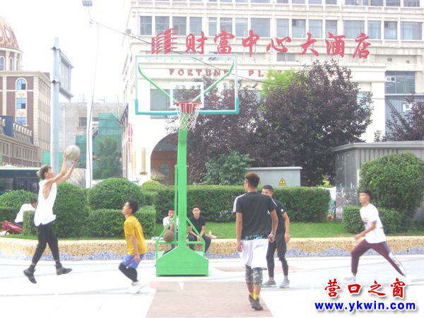 營口市萬達廣場喜現籃球架