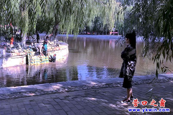 楞嚴(yán)寺公園：湖岸護(hù)堤全面維修