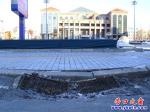 營口市：塌陷成V字形的下水井還能挺多久？