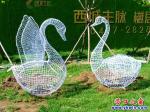 營(yíng)口市街路邊新增“小孩、天鵝和長(zhǎng)頸鹿”
