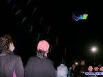 營口紅旗廣場：炫酷風箏閃爍夜空