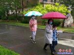 鲅魚圈：雨中核酸檢測現場