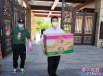 營口市：封閉中的御荷苑小區里……